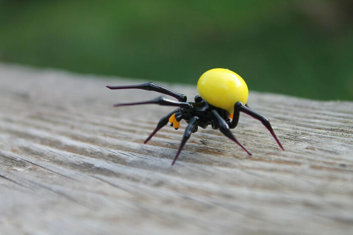 I Made Glass Spider Figurines As An Idea For Halloween Decorations (10 Pics)