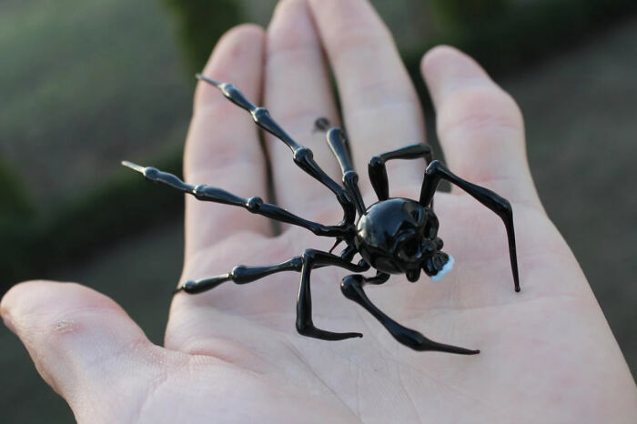 I Made Glass Spider Figurines As An Idea For Halloween Decorations (10 Pics)