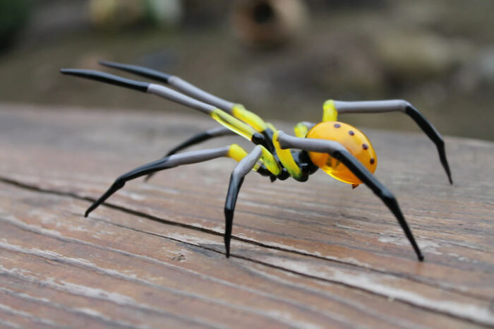 I Made Glass Spider Figurines As An Idea For Halloween Decorations (10 Pics)