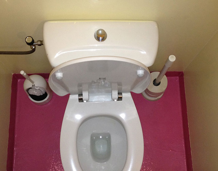 40 Designs That Are So Bad, They Deserve To Be Shamed In This Online Thread