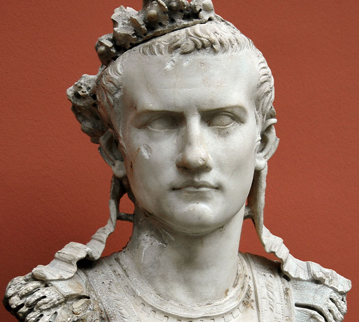 34 People Share Real-Life Villains They Regret Mistaking For Heroes At First