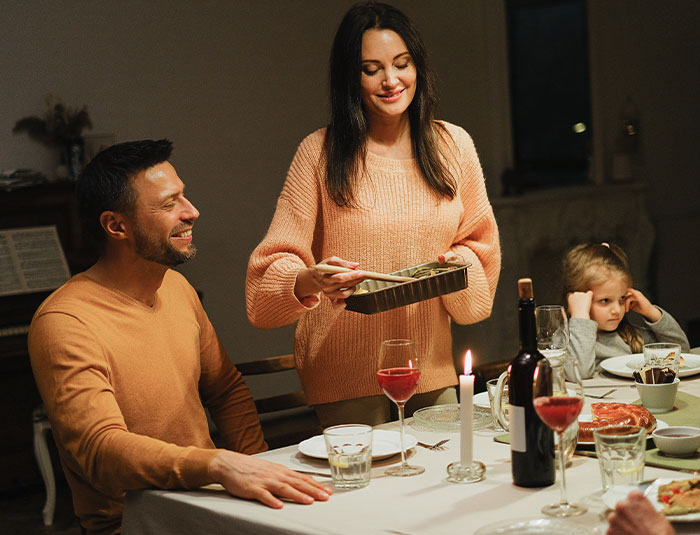 Woman Maliciously Complies With Her MIL And Chills With Men Instead Of Helping Out In The Kitchen