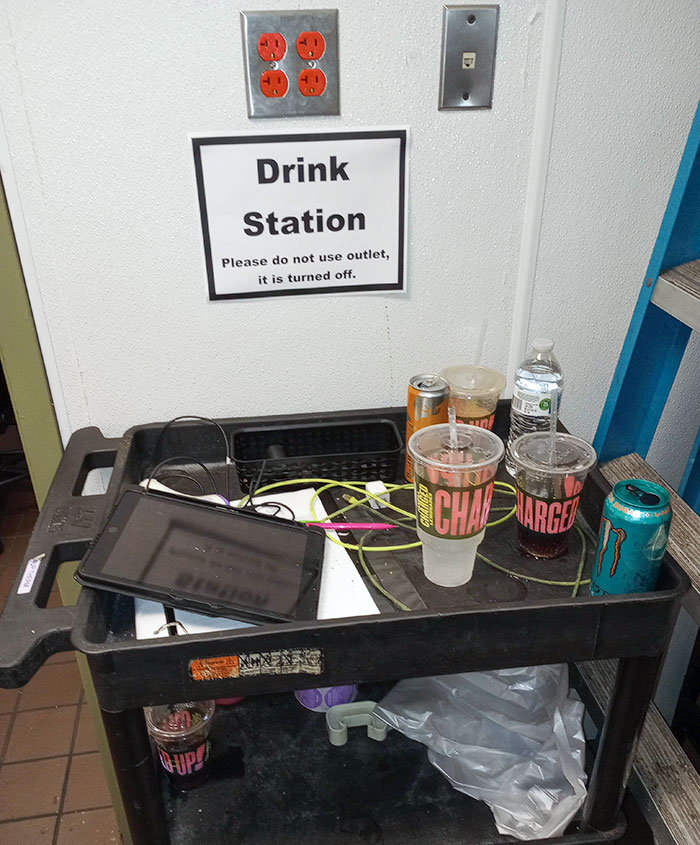 Panera's New Rule Just Prevented Us From Charging Our Phones