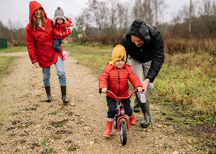 &ldquo;Poison, Do Not Drink&rdquo;: Thieving Stepsisters Maliciously Ignore Warnings, Realize Their Mistake