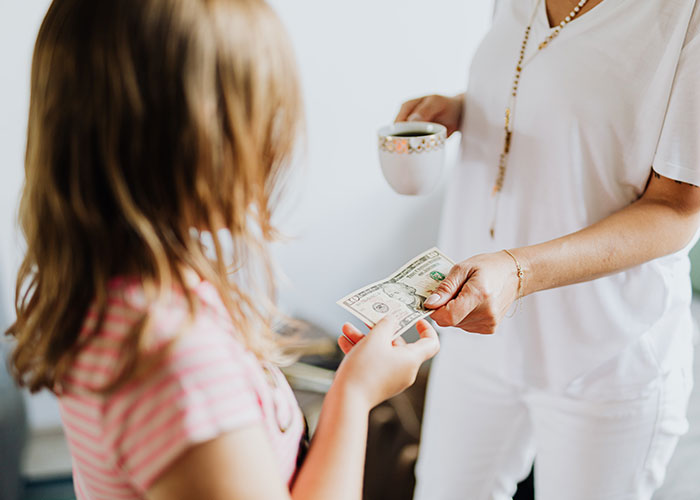 Boy Decides That Sweeping And Wiping Dust Are &lsquo;Girl Chores&rsquo;, Gets Taught A Lesson He Doesn&rsquo;t Like