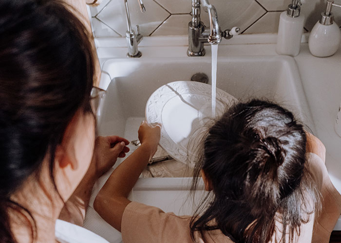 Boy Decides That Sweeping And Wiping Dust Are &lsquo;Girl Chores&rsquo;, Gets Taught A Lesson He Doesn&rsquo;t Like