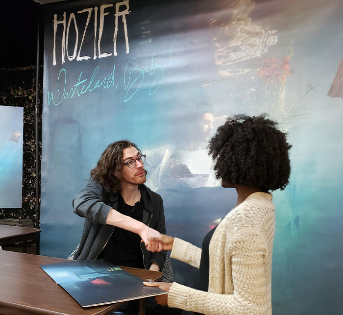 “Still Disappointed”: 30 People That Won A Celebrity Meet & Greet Spill The Tea On What It Was Like