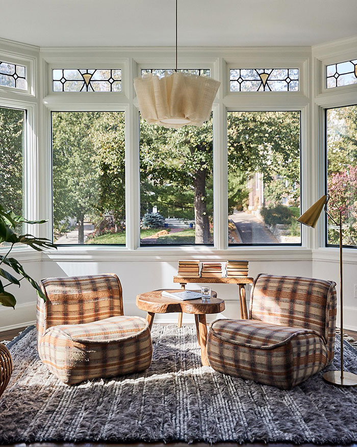 Cozy Bright Curved Bay Windows Sunroom Layout Cozy Bright Curved Bay Windows Sunroom Layout