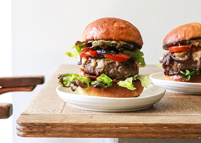 Americans Recommend Foreign Visitors Avoid These 45 Things When They're Traveling The Country