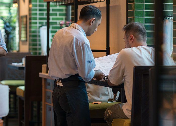 Americans Recommend Foreign Visitors Avoid These 45 Things When They're Traveling The Country