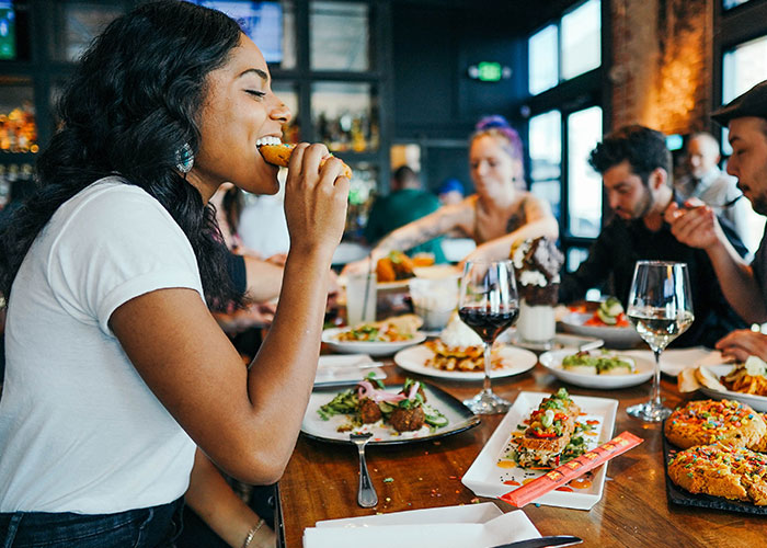 Americans Recommend Foreign Visitors Avoid These 45 Things When They're Traveling The Country