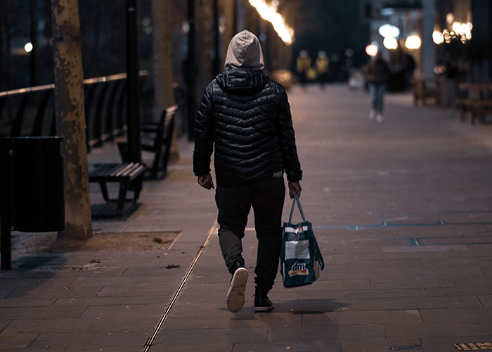 Americans Recommend Foreign Visitors Avoid These 45 Things When They're Traveling The Country