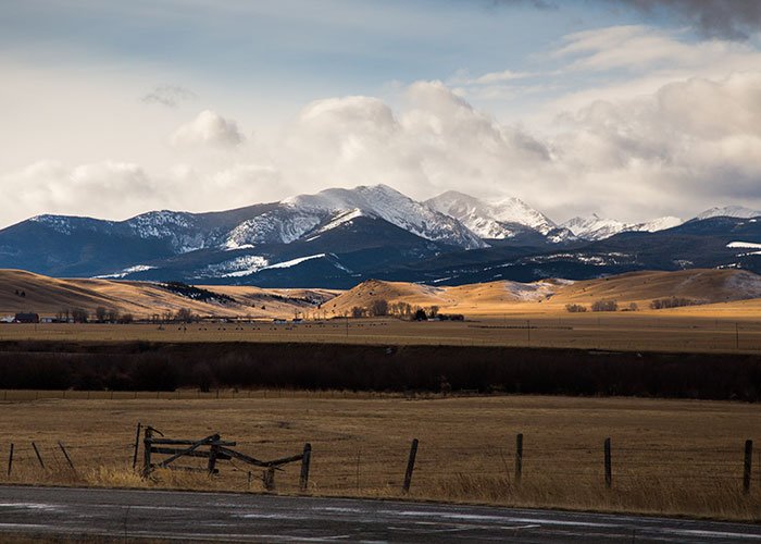 Americans Recommend Foreign Visitors Avoid These 45 Things When They're Traveling The Country