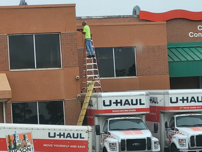 Uhaul Brand Ladder System