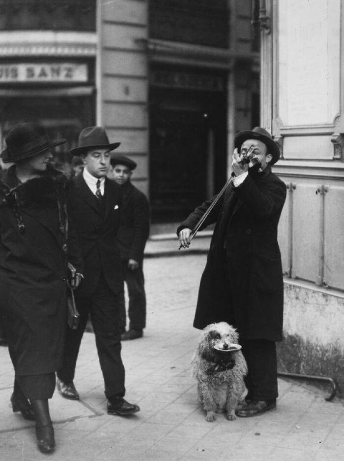 Violinista Con Perro / Violinist With Dog, Ca 1933, Alfonso Sánchez Portela. Spanish (1902 - 1990)