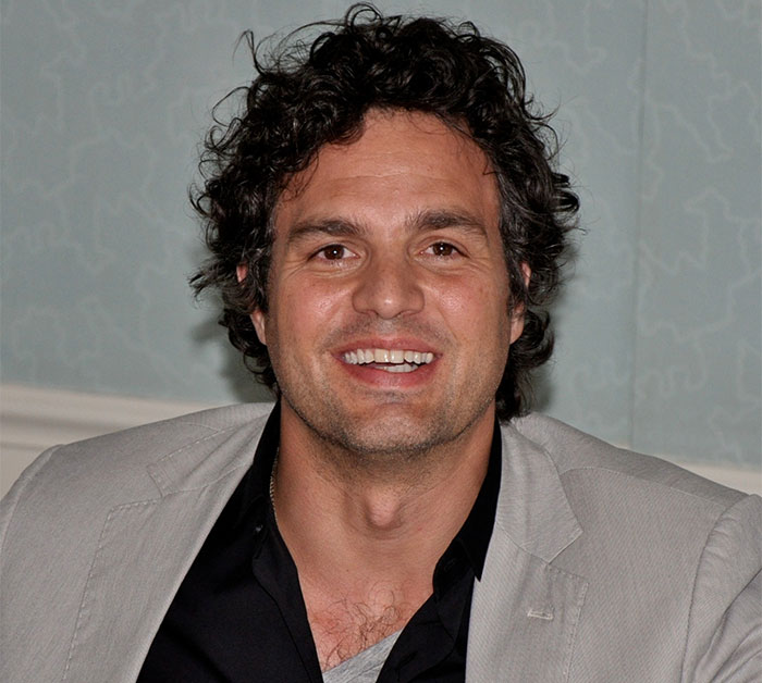 50 Celebrities That Lived Up To Their Reputation Or Failed Miserably, As Per Waiters