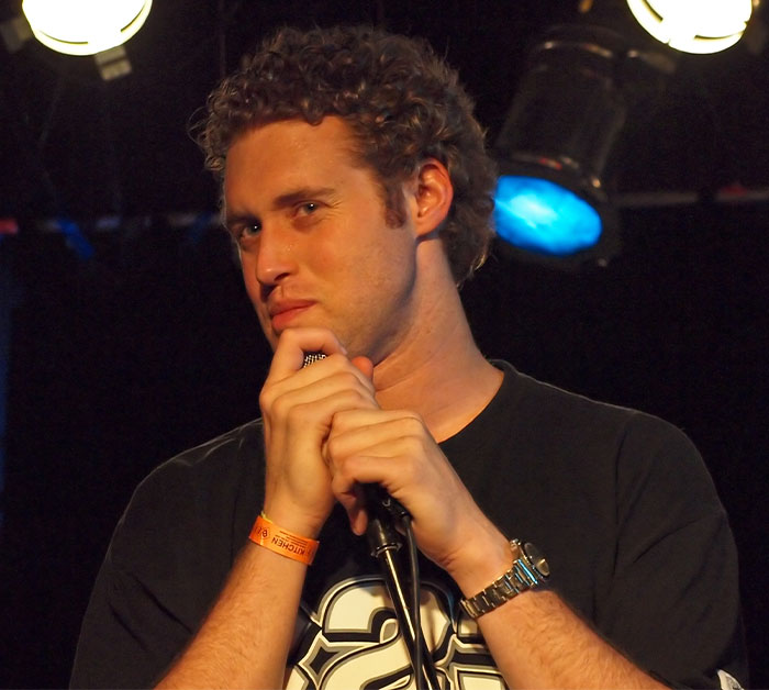 50 Celebrities That Lived Up To Their Reputation Or Failed Miserably, As Per Waiters