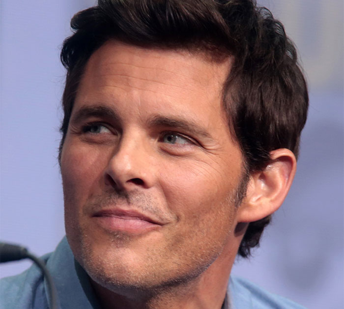 50 Celebrities That Lived Up To Their Reputation Or Failed Miserably, As Per Waiters