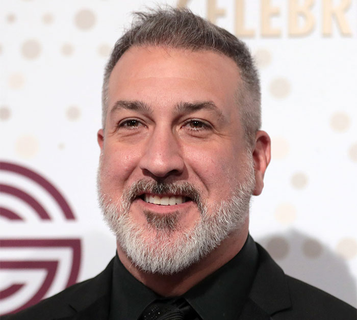 50 Celebrities That Lived Up To Their Reputation Or Failed Miserably, As Per Waiters