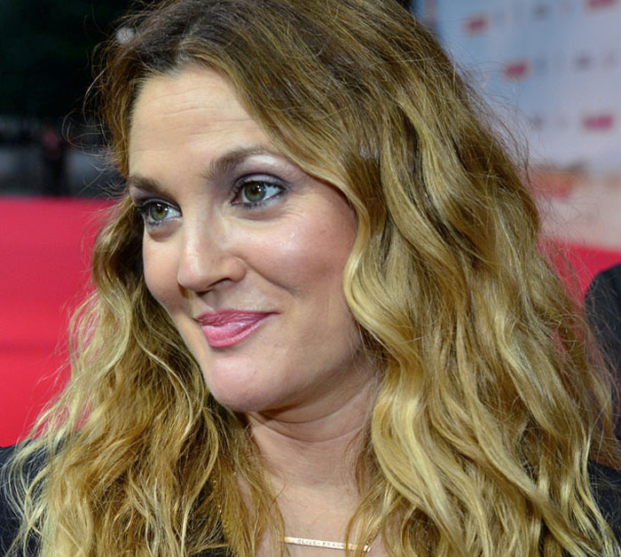 50 Celebrities That Lived Up To Their Reputation Or Failed Miserably, As Per Waiters