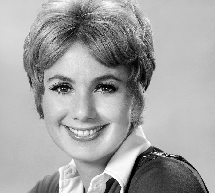 50 Celebrities That Lived Up To Their Reputation Or Failed Miserably, As Per Waiters