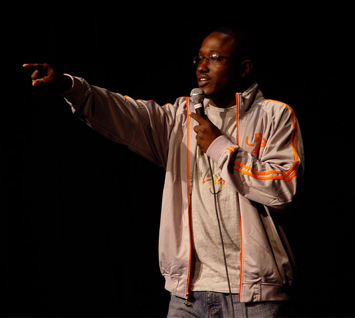 50 Celebrities That Lived Up To Their Reputation Or Failed Miserably, As Per Waiters