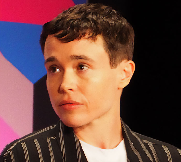 50 Celebrities That Lived Up To Their Reputation Or Failed Miserably, As Per Waiters