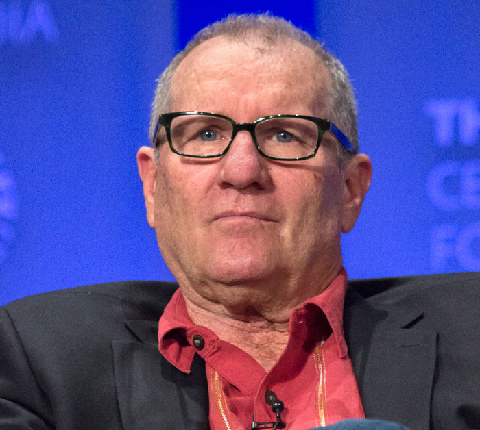 50 Celebrities That Lived Up To Their Reputation Or Failed Miserably, As Per Waiters