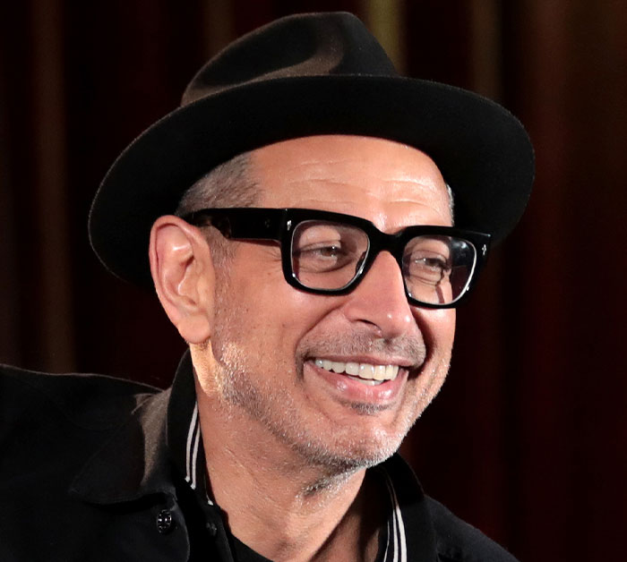 50 Celebrities That Lived Up To Their Reputation Or Failed Miserably, As Per Waiters