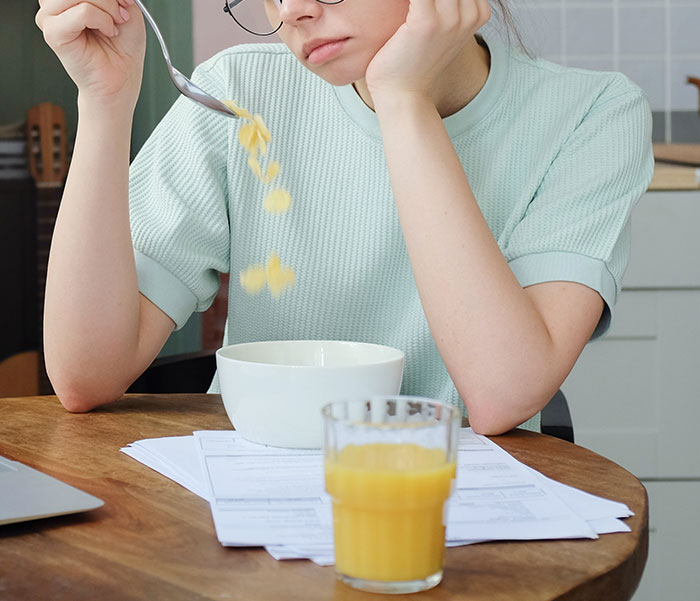 Man Discovers Wife Purposefully Cooks Meals Daughter Won&rsquo;t Eat, Decides On Divorce