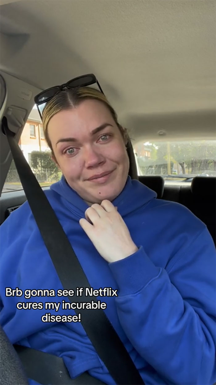 Woman With Endometriosis Goes Viral After Being Humiliated In Front Of The Entire Pharmacy