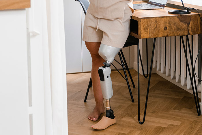 Woman Leaves Dinner Embarrassed After Pushing An ED Diagnosis On A Woman Who Was Not Having It