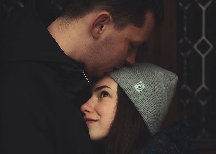 “I Will Never Ruin It For Her”: 35 Secrets Daughters Refuse To Tell Their Parents