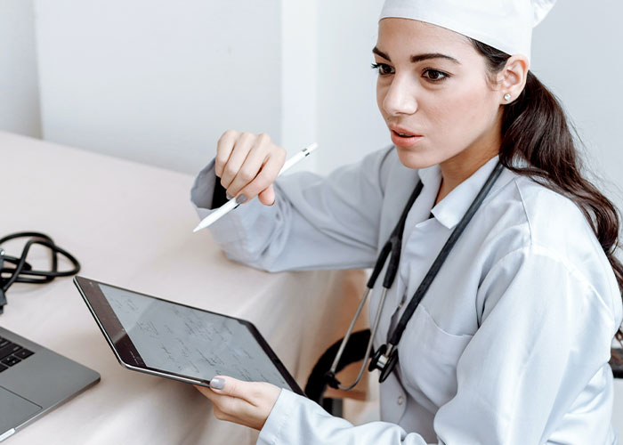 “I Will Never Ruin It For Her”: 35 Secrets Daughters Refuse To Tell Their Parents