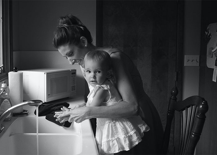 “I Will Never Ruin It For Her”: 35 Secrets Daughters Refuse To Tell Their Parents