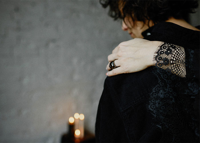 “I Will Never Ruin It For Her”: 35 Secrets Daughters Refuse To Tell Their Parents