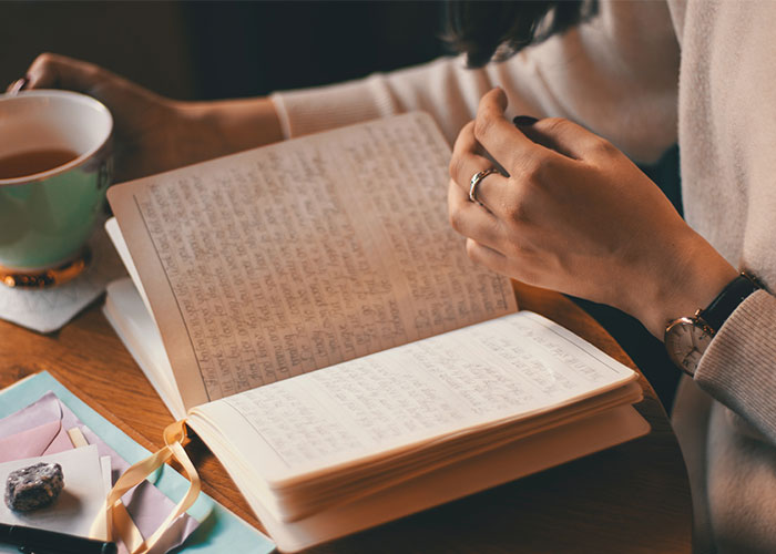 “I Will Never Ruin It For Her”: 35 Secrets Daughters Refuse To Tell Their Parents