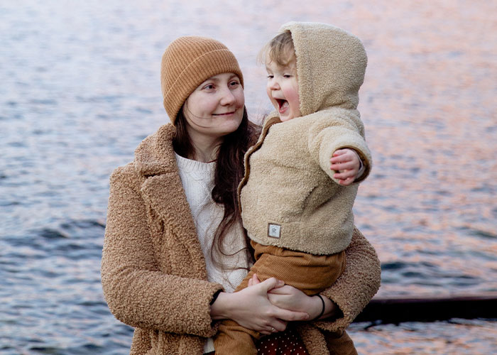 “I Will Never Ruin It For Her”: 35 Secrets Daughters Refuse To Tell Their Parents