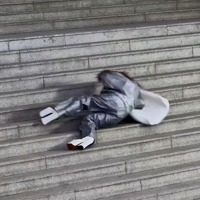 Model Wearing Infamous 7-Inch Platforms Falls Down Staircase For Marc Jacobs&rsquo; Campaign