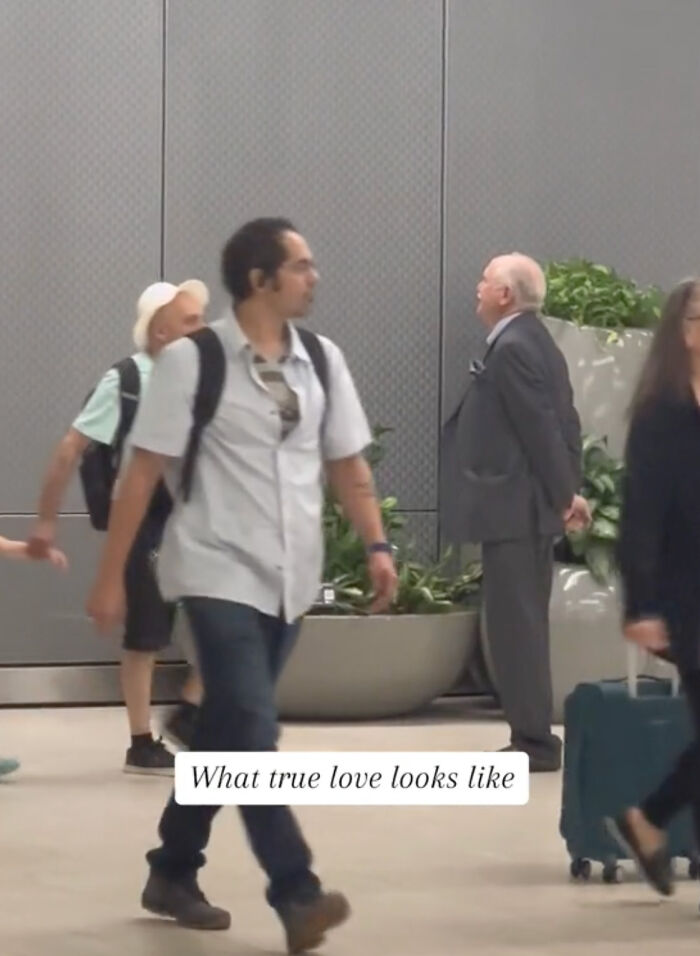 Heartwarming Story Of High School Sweethearts Reunited At The Airport After Sixty Years Apart
