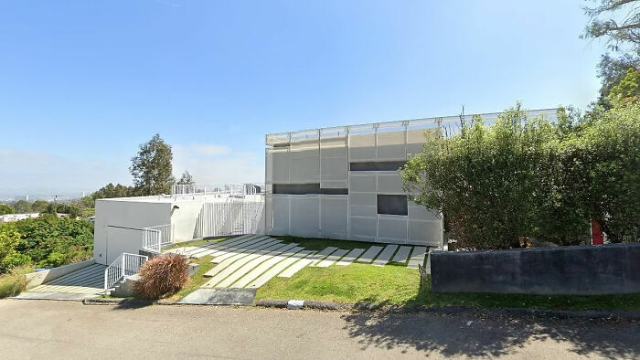 &ldquo;Tenant From Hell&rdquo; Hijacks Airbnb Luxury Rental For 540 Days, Homeowner Shares Desperation (Updated)