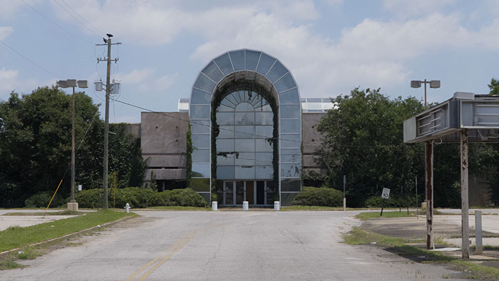 Viral Video Shows &ldquo;Apocalyptic&rdquo; Alabama Mall Stuck In The 1990s, Stuns Viewers