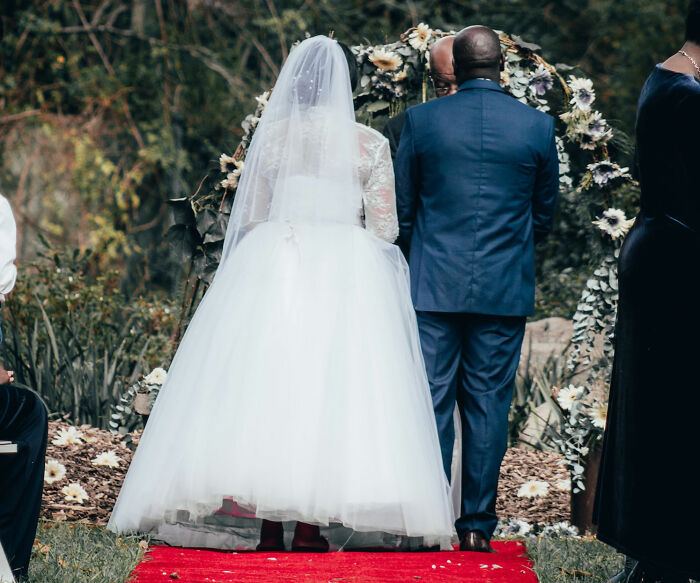 “Groom Was Gay. Bride Was Not”: 30 Of The Wildest Weddings That Event Staff Have Ever Witnessed