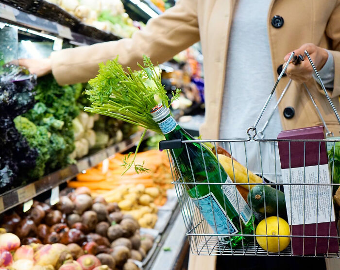 30 "Rich People" Things People Still Do Despite Not Being Wealthy At All