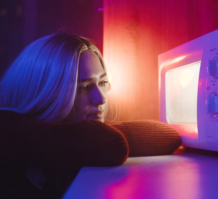 “I Still Refuse To Eat Anything She Makes”: 30 People Share The Wildest Cooking Practices