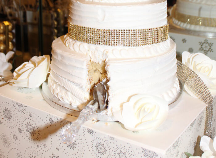 “Groom Was Gay. Bride Was Not”: 30 Of The Wildest Weddings That Event Staff Have Ever Witnessed