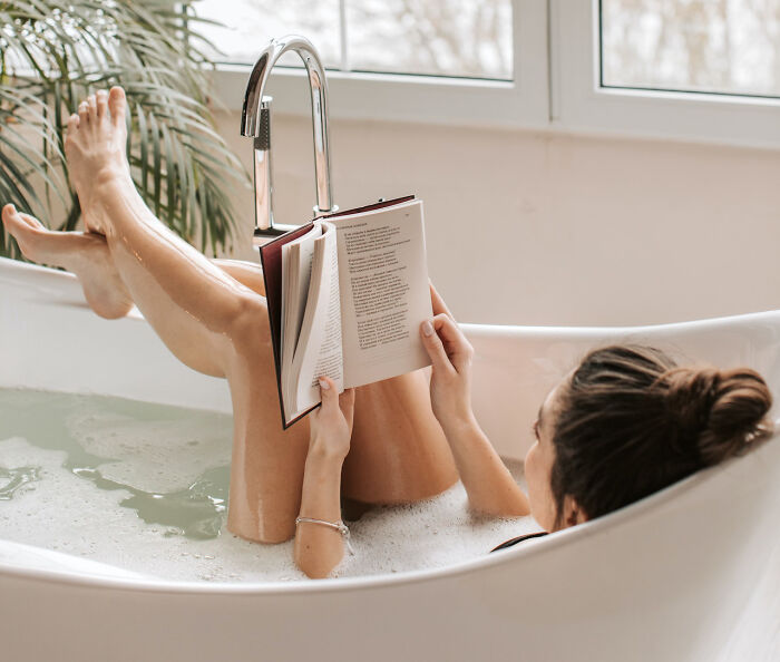 50 Things People Thought Were 'Normal' About Their Bodies Until They Realized They Weren't