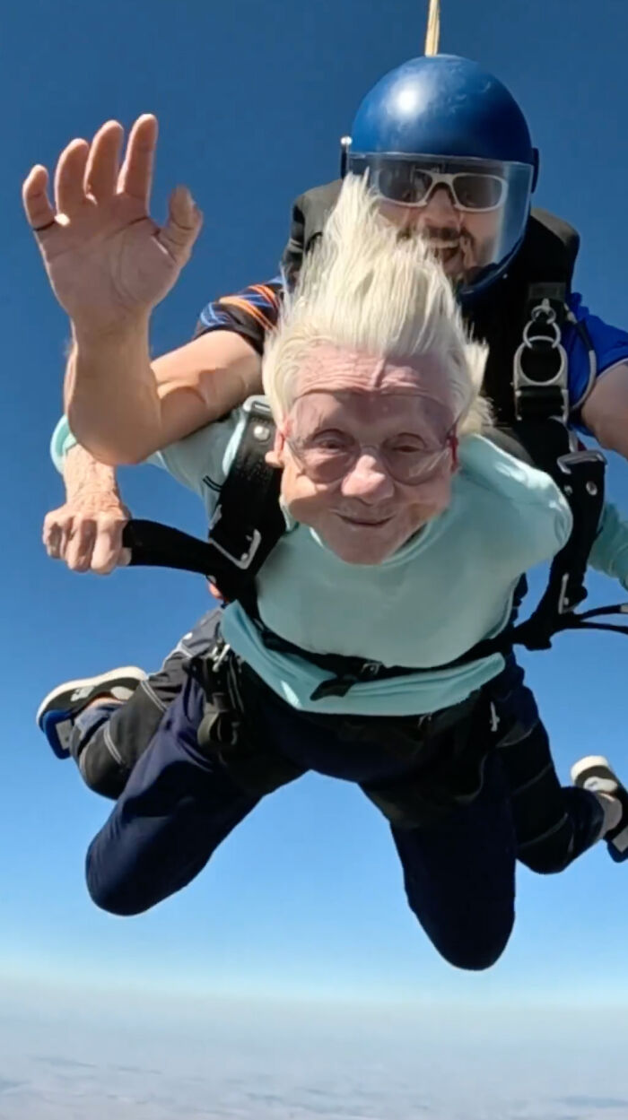 Grandma Defies Age And Breaks The World Skydiving Record At 104 With No Fear