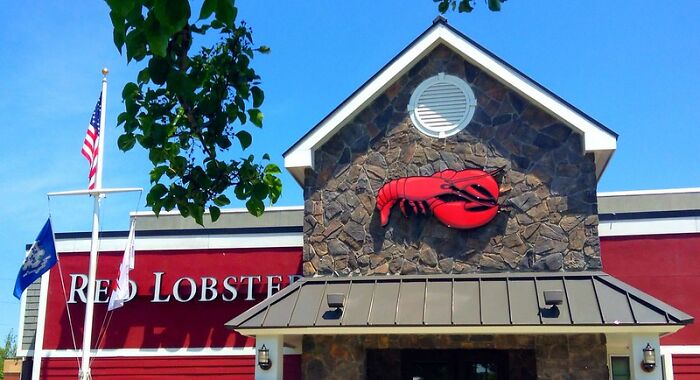 36 Things Kids Thought Were Super Fancy But Were Actually Not Really, According To Netizens