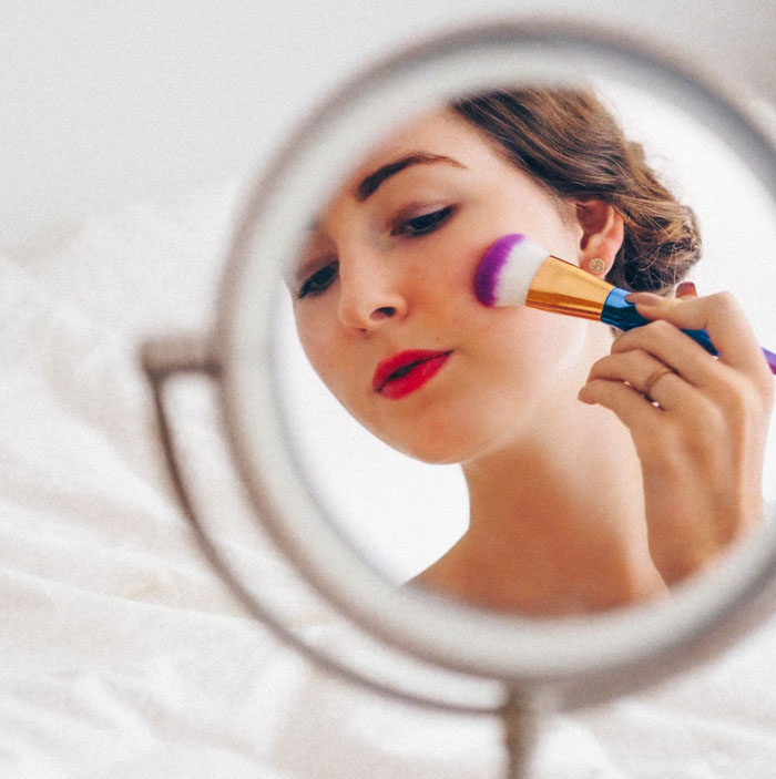 30 Red Flags That People Would Ignore In Their Potential Partner